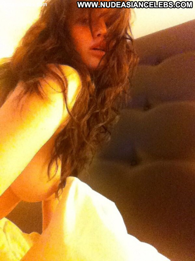 Jennifer Lawrence Posing Hot Perfect Famous Boss Babe Glamour Jennifer Lawrence Posing Hot Perfect Famous Boss Babe Glamour
