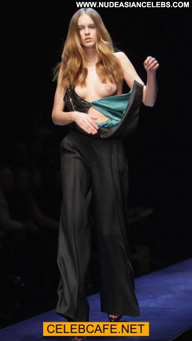 Alana Kuznetsova No Source Babe Posing Hot Boobs Big Tits Celebrity