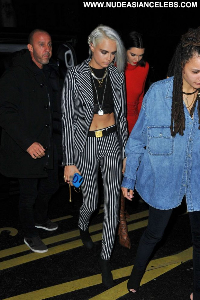 Cara Delevingne No Source Paparazzi Celebrity Posing Hot Hot Babe