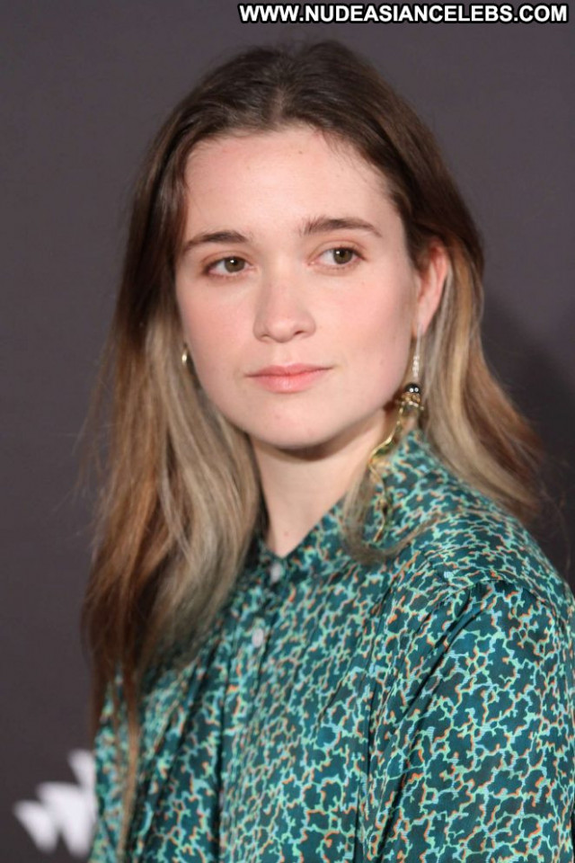 Alice Englert Top Of The Lake China Celebrity Beautiful Lake Posing