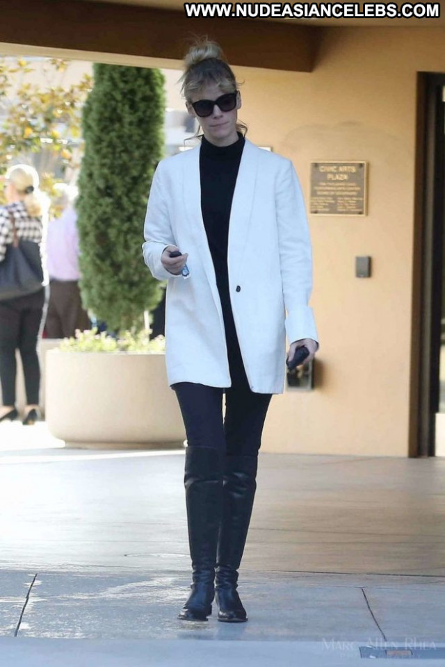 January Jones Los Angeles Babe Paparazzi Los Angeles Posing Hot