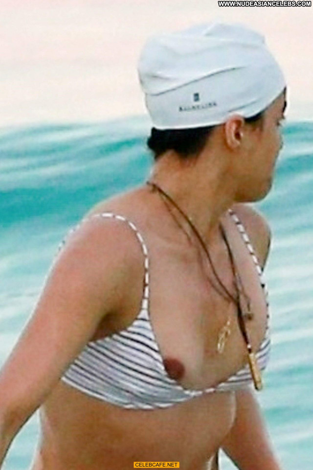 Michelle Rodriguez No Source Beach Babe Celebrity Mexico Nipple Slip