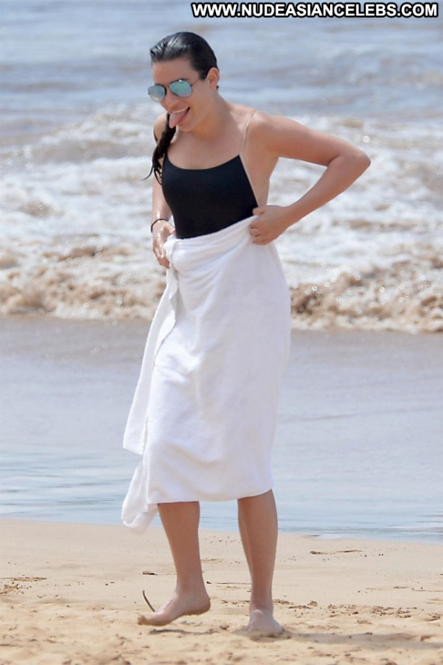 Amanda Beard The Beach Sexy Actress Summer Nude Bra Nyc Sex Legs