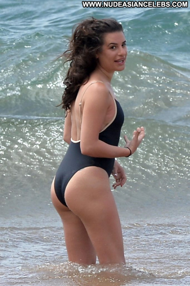 Amanda Beard The Beach Black Celebrity Celebrity Toples Hawaii