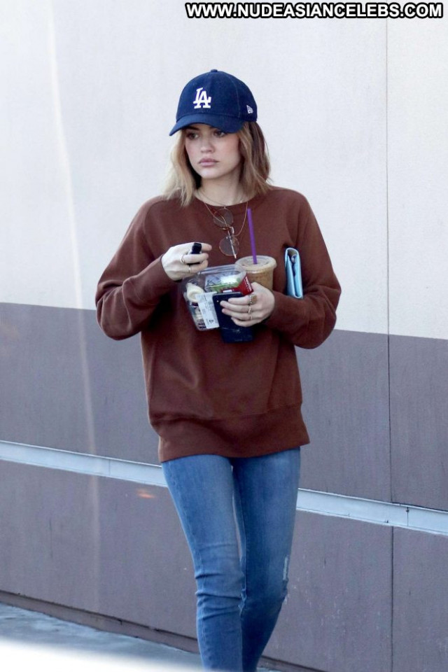Lucy Hale No Source Celebrity Posing Hot Babe Paparazzi Beautiful Food