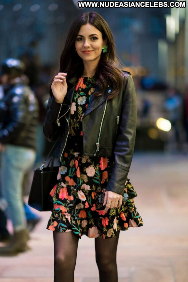 Victoria Justice No Source Paparazzi Celebrity Beautiful Nyc Babe