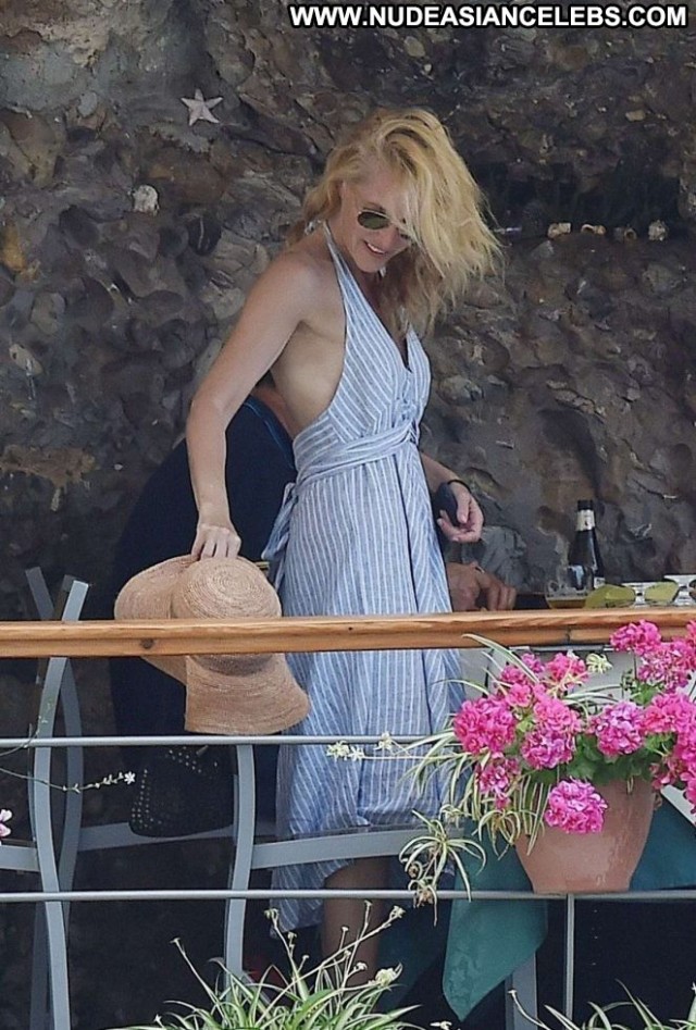 Gillian Anderson No Source Bikini Celebrity Babe Paparazzi Beautiful