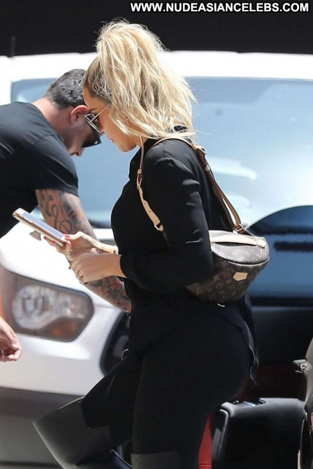 Khloe Kardashian Los Angeles  Celebrity Angel Babe Paparazzi Posing