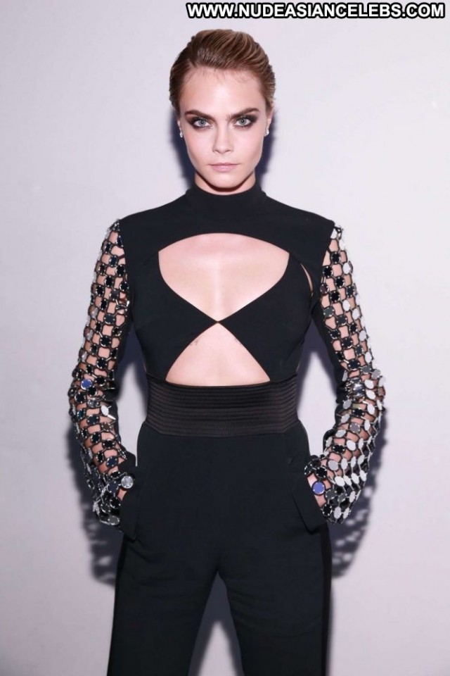 Cara Delevigne No Source Posing Hot Magazine Awards Celebrity Babe