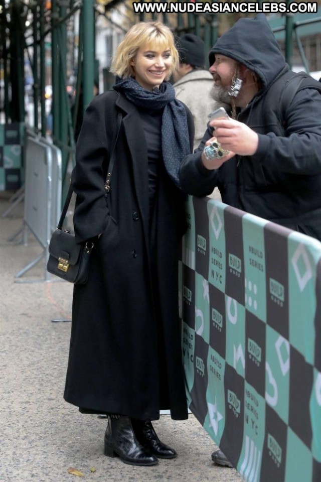 Imogen Poots New York New York Celebrity Posing Hot Beautiful