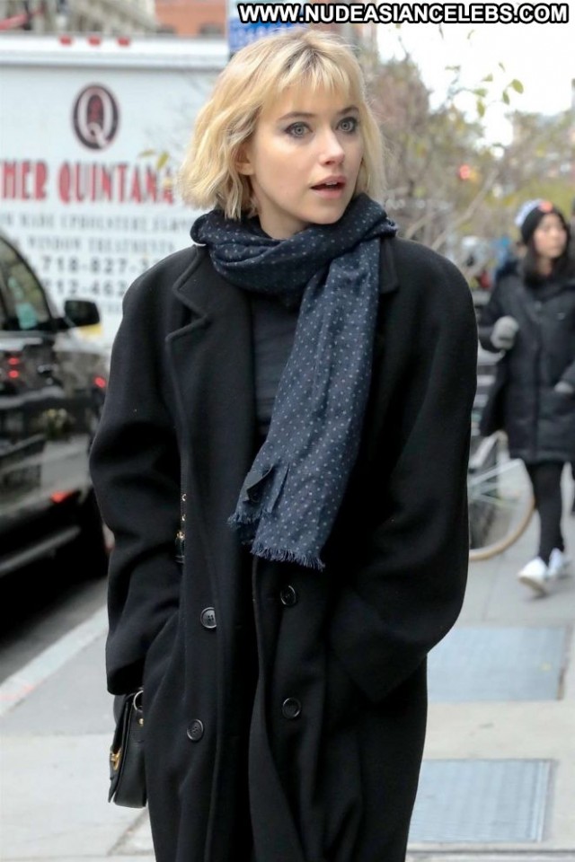 Imogen Poots New York Celebrity Babe Posing Hot Paparazzi Beautiful