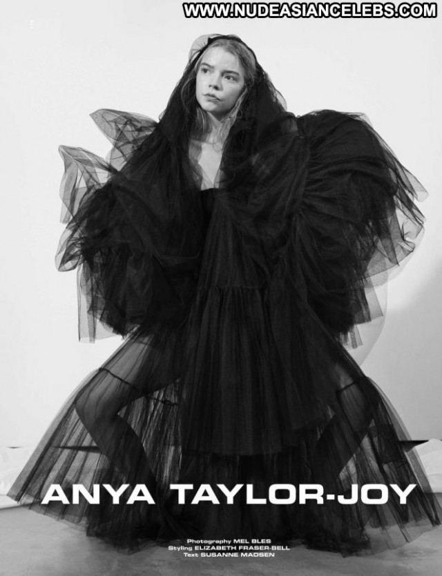 Anya Taylor Joy No Source Posing Hot Paparazzi Celebrity Babe