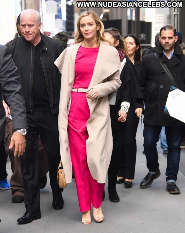 Emily Blunt No Source Nyc Celebrity Paparazzi Beautiful Babe Posing