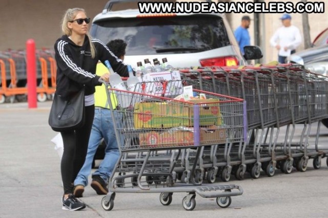 Anna Kournikova No Source Beautiful Paparazzi Posing Hot Shopping