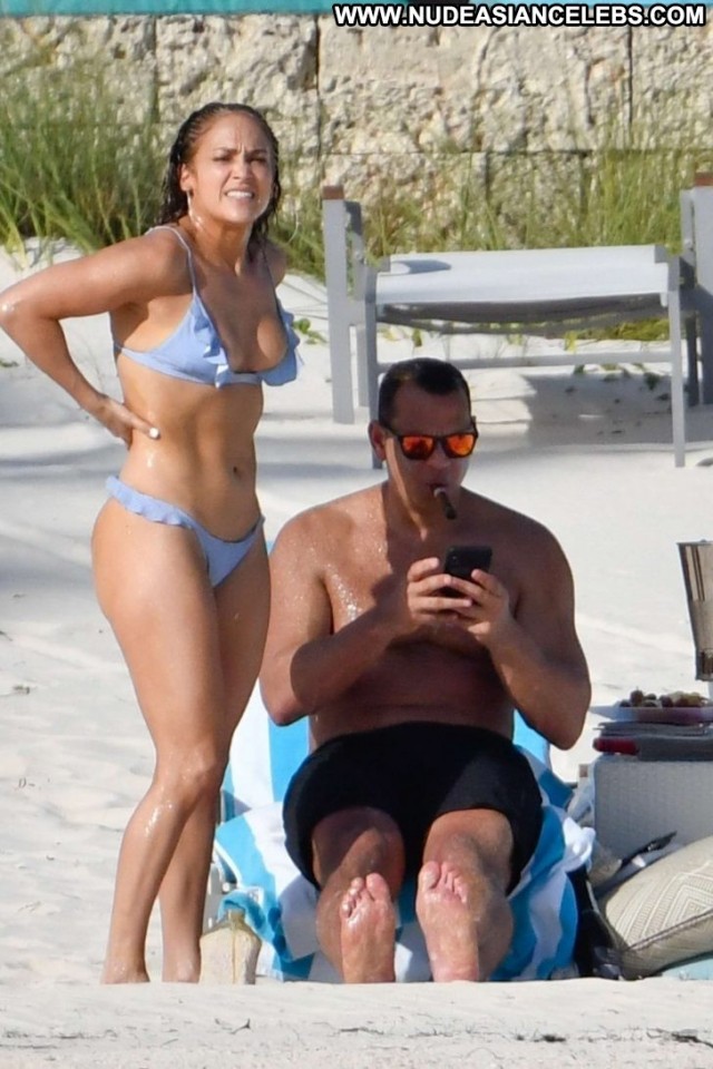 Jennifer Lopez The Beach Celebrity The Bahamas Beach Posing Hot