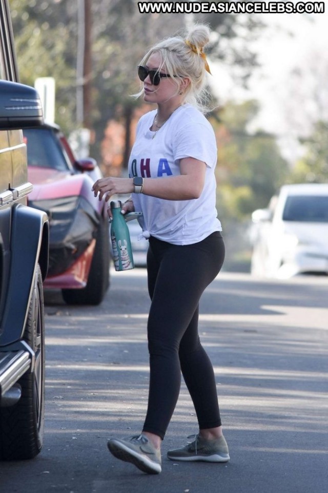 Hillary Duff Studio City Celebrity Paparazzi Posing Hot Babe Black