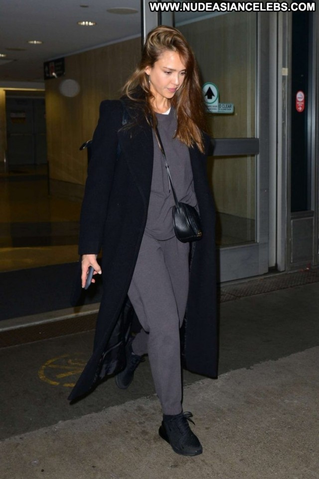 Jessica Alba Lax Airport Babe Celebrity Paparazzi Beautiful Posing