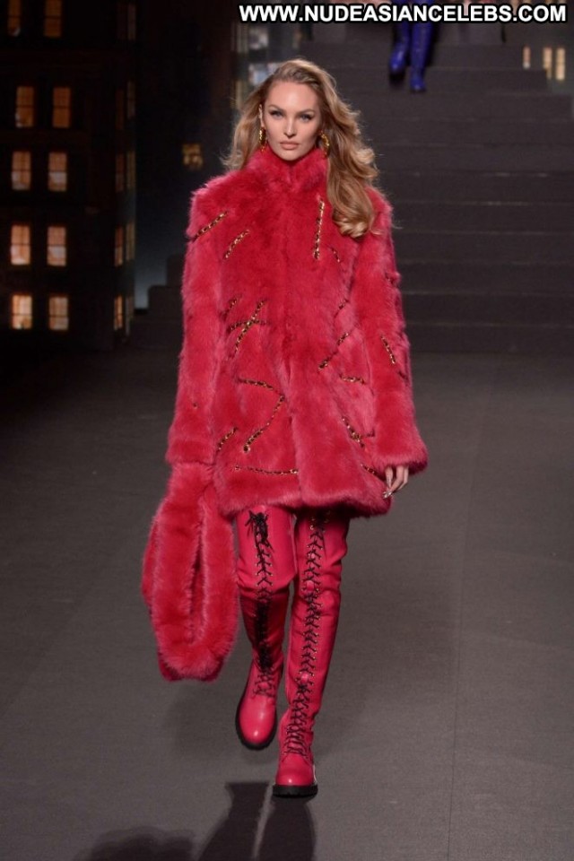 Candice Swanepoel Fashion Show New York Babe Paparazzi Fashion Posing