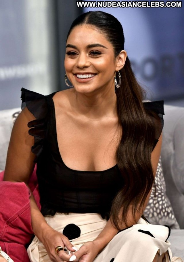 Vanessa Hudgens Tv Show Beautiful Paparazzi Tv Show Celebrity Babe