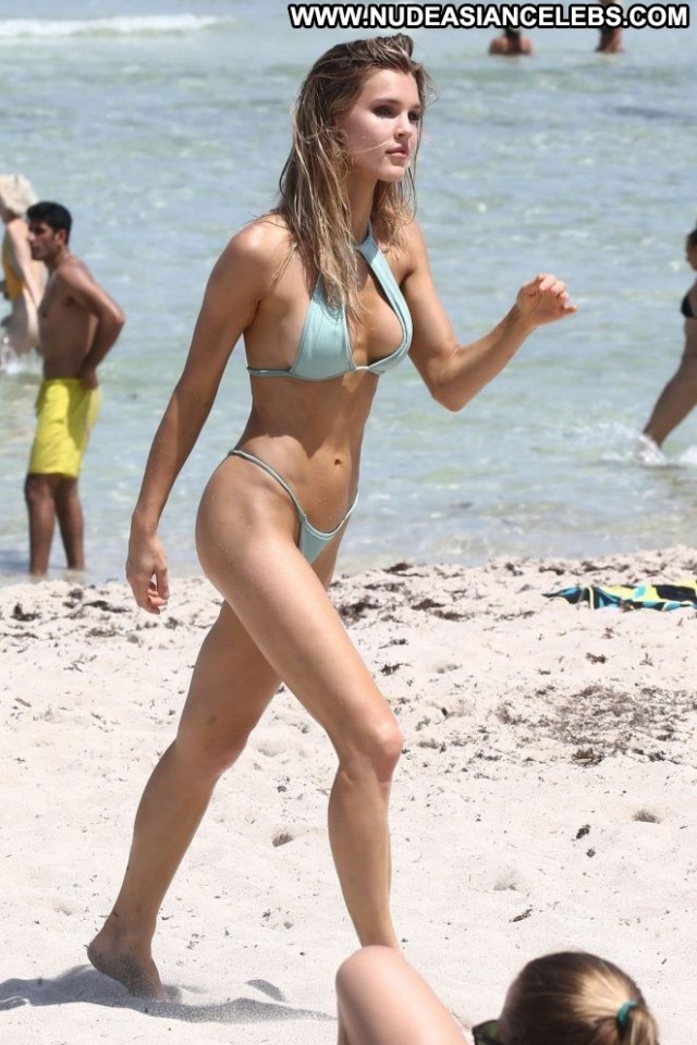 Photos The Beach Celebrity Beach Paparazzi Bikini Photoshoot Posing
