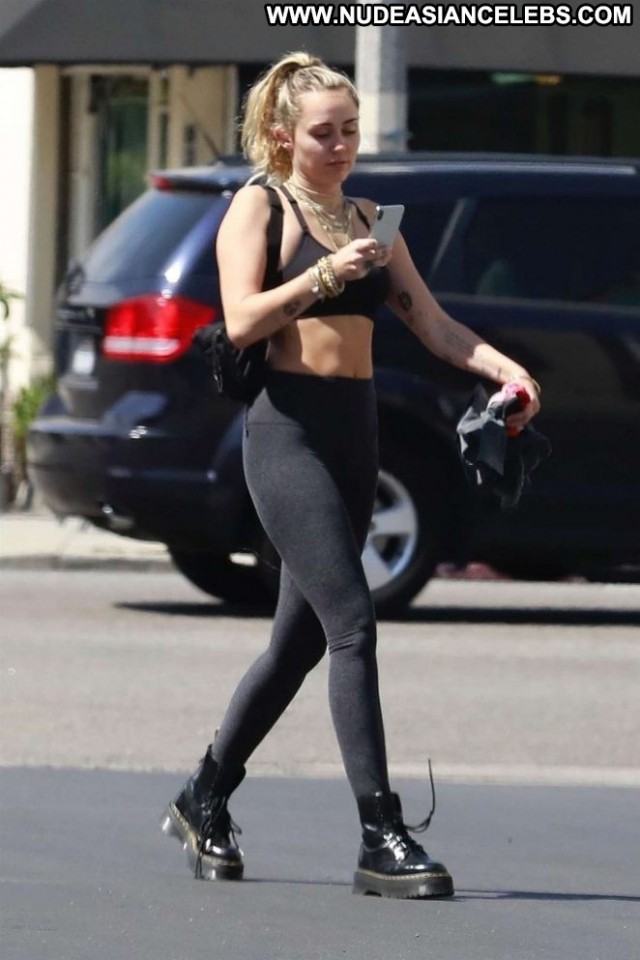 Miley Cyrus Los Angeles  Babe Posing Hot Celebrity Gym Paparazzi