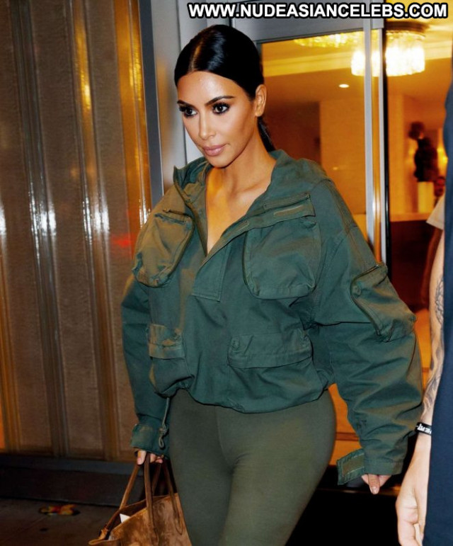 Kim Kardashian No Source Celebrity Posing Hot Babe Paparazzi Beautiful