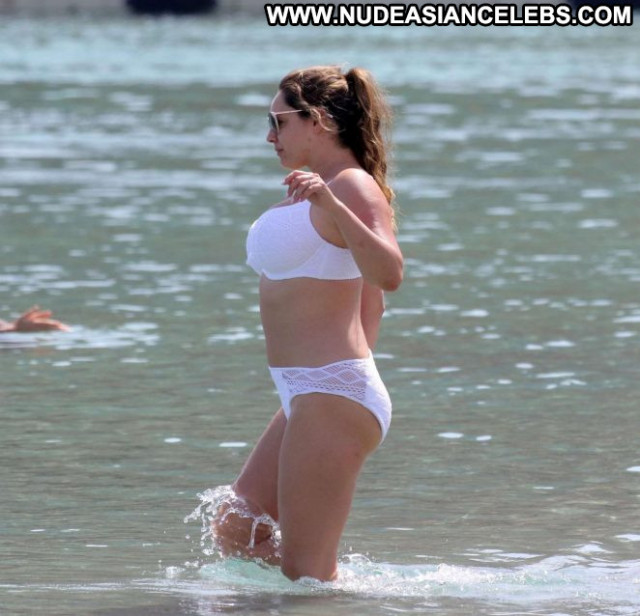 Kelly Brook The Beach Babe Beautiful Bikini Beach Posing Hot