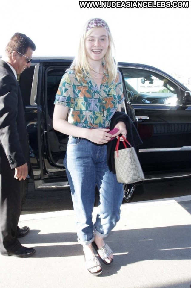 Elle Fanning Lax Airport Beautiful Lax Airport Babe Posing Hot