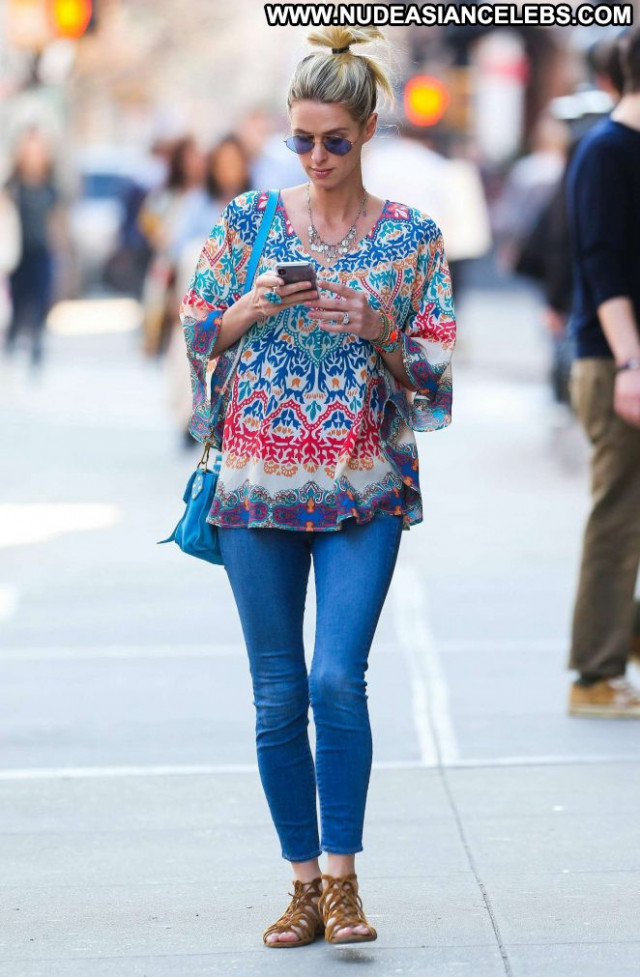 Nicky Hilton New York Babe Beautiful Celebrity Paparazzi Posing Hot