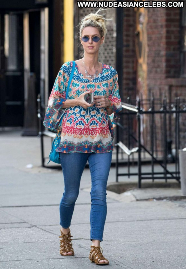 Nicky Hilton New York Celebrity New York Jeans Posing Hot Paparazzi