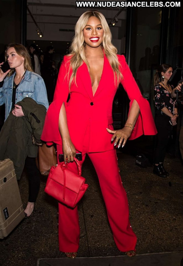 Laverne Cox Fashion Show  Paparazzi Celebrity Babe Beautiful Posing