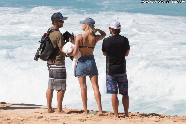 Kelly Rohrbach The Beach Babe Posing Hot Paparazzi Beautiful Celebrity